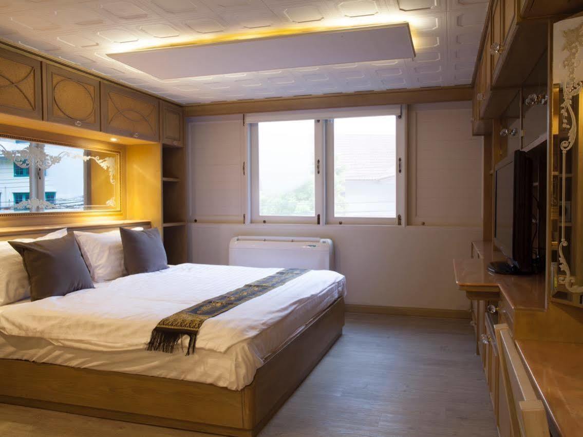 Golden Mountain Hostel Bangkok Dış mekan fotoğraf