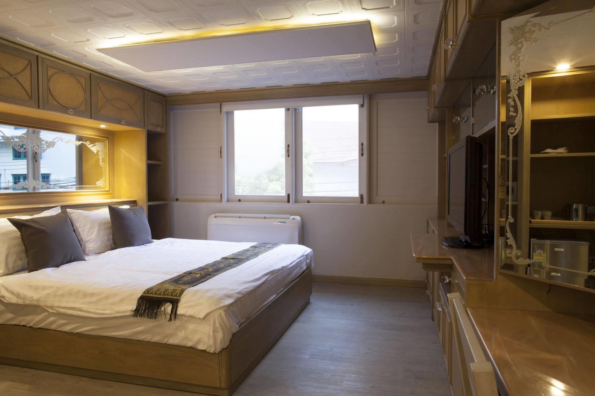 Golden Mountain Hostel Bangkok Dış mekan fotoğraf