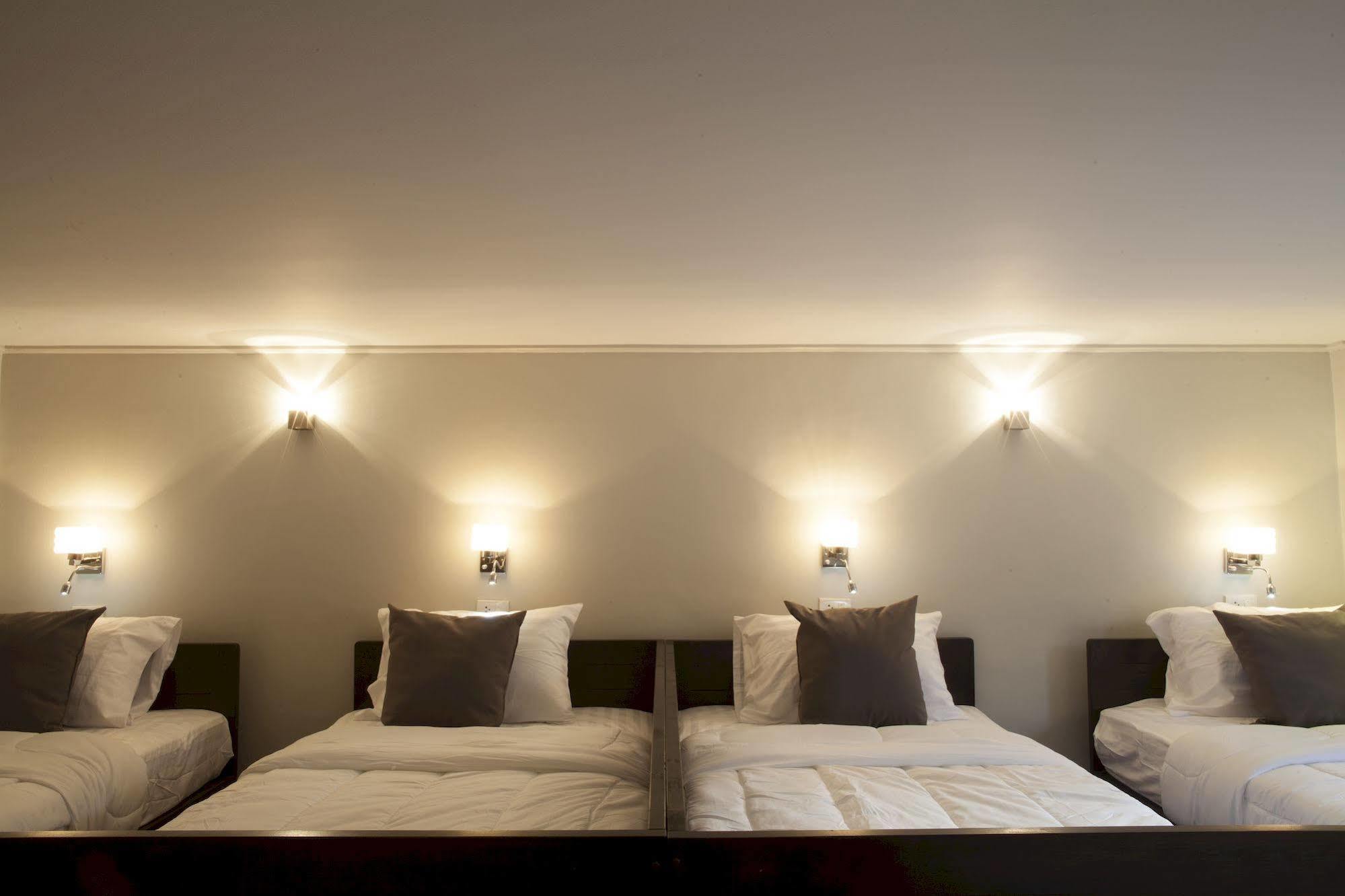 Golden Mountain Hostel Bangkok Dış mekan fotoğraf